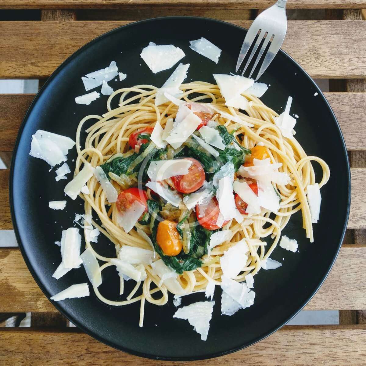 Pasta with cherry & spinach